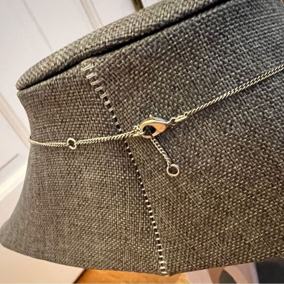 Silver tone feather necklace - Picture 4 of 5